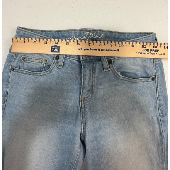 Universal Thread Women's Mid Rise Boyfriend Crop Jeans Light Wash Size 00 / 24 R - Picture 8 of 10